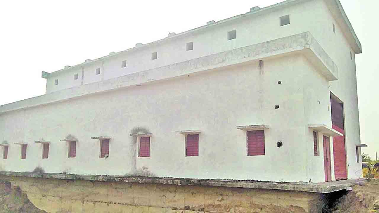 అయ్యోరామా! సీతారామ ప్రాజెక్టుపై అదే నిర్లక్ష్య్