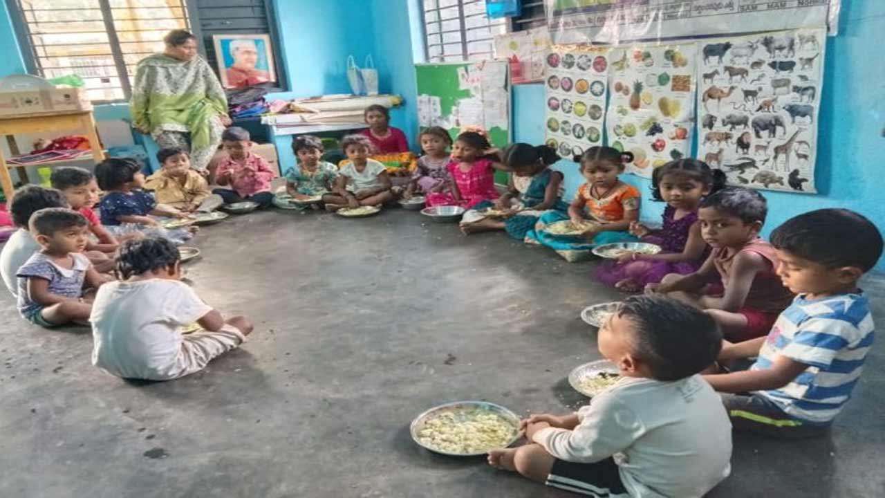 సర్పంచ్‌లకు అంగన్‌వాడీల బాధ్యతలు!