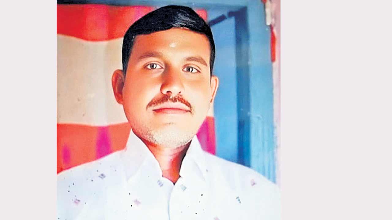 అప్పులబాధతో రైతు ఆత్మహత్య