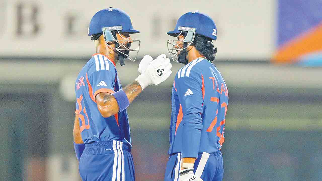 ఆశలు సజీవం.. జింబాబ్వేపై భారత్‌ భారీ విజయం