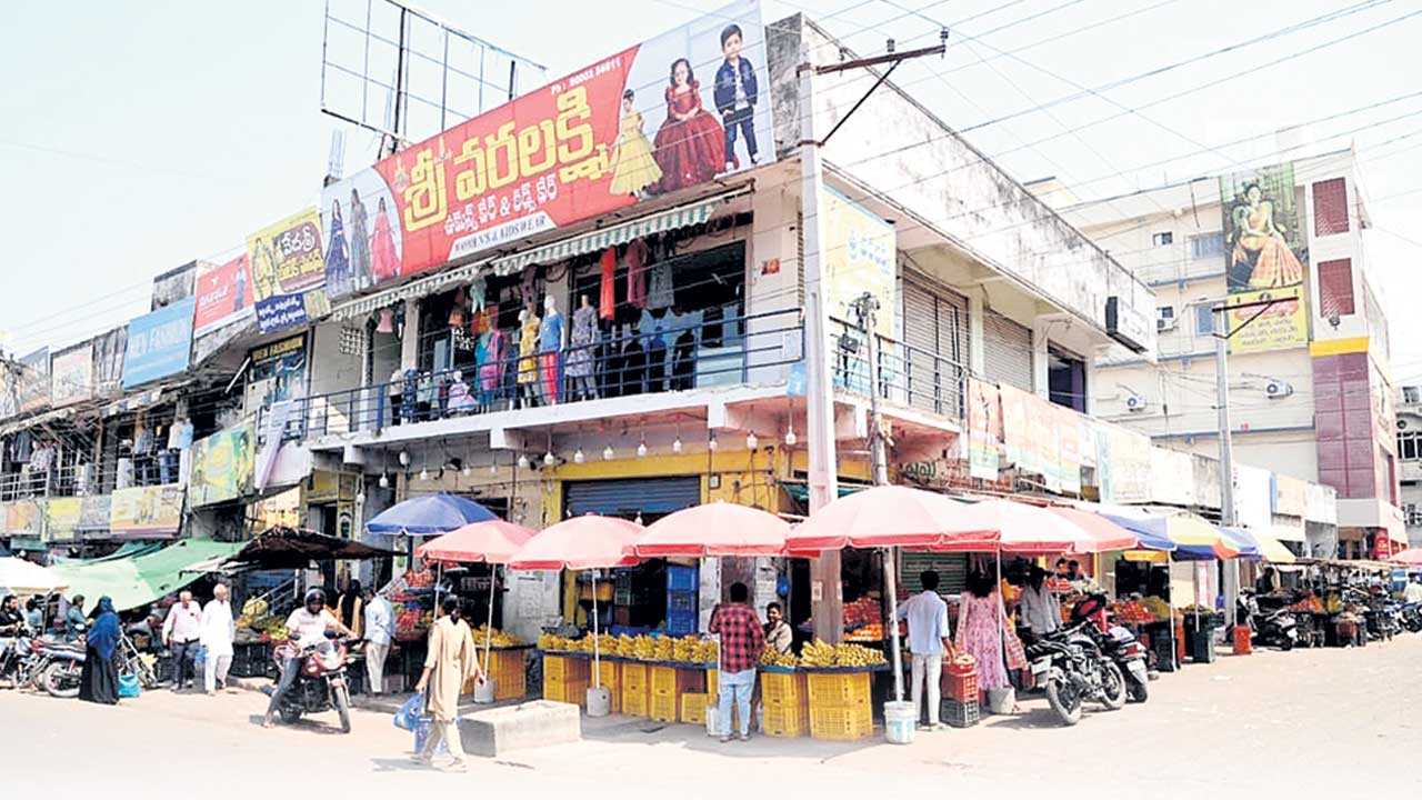 అద్దె బకాయిలు రూ.3కోట్లు