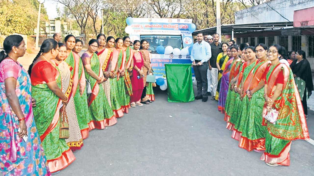 బాల్య వివాహాలు చట్టరీత్యా నేరం