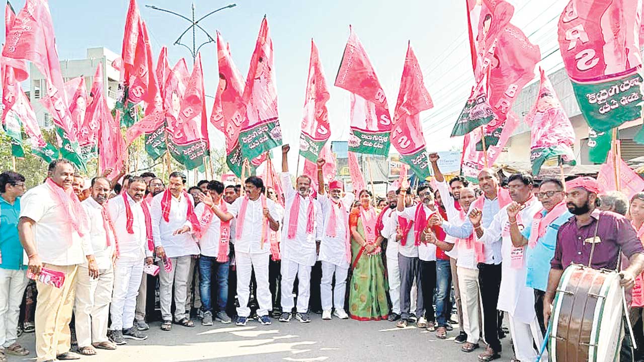 ఆఖరి రోజు అదరహో బీఆర్‌ఎస్‌ ధూం ధాం