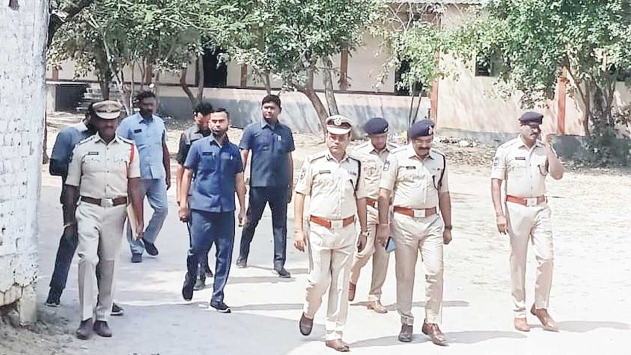 ప్రశాంత వాతావరణంలో పరీక్షలు నిర్వహించాలి