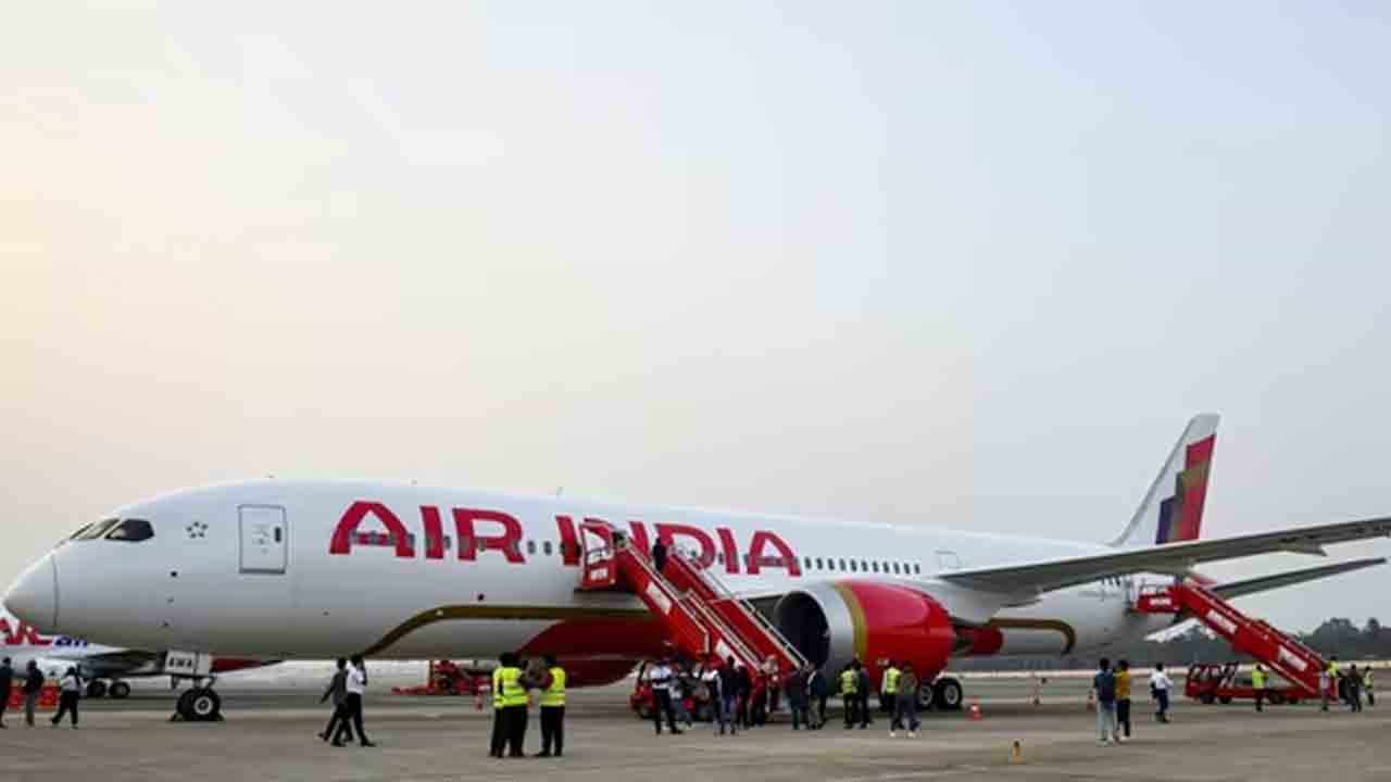Air India flight | ఇజ్రాయెల్ గగనతలం మూసివేత.. మార్గమధ్యలోనే వెనక్కి తిరిగొచ్చిన ఎయిరిండియా ఫ్లైట్