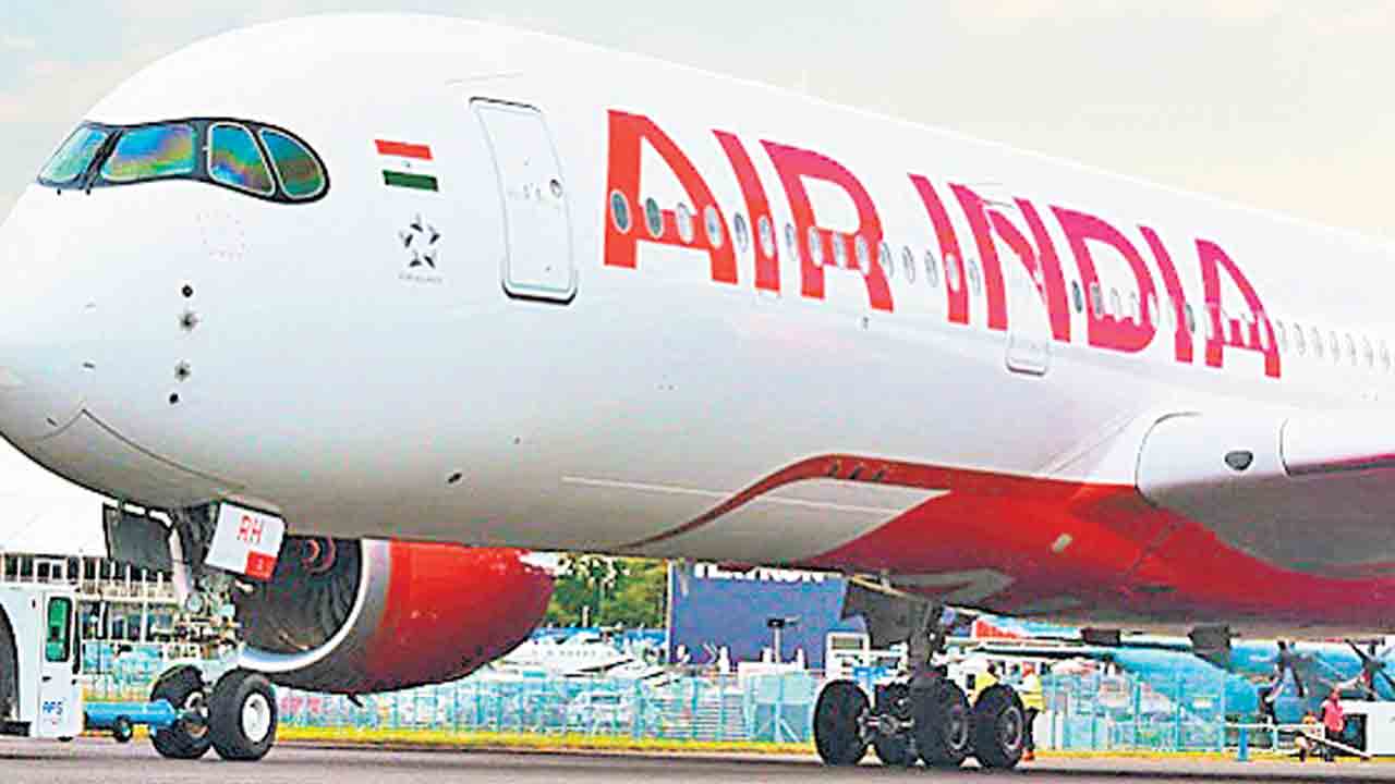 ఇంధన స్విచ్‌లో లోపం.. ఎయిరిండియా విమానం నిలిపివేత