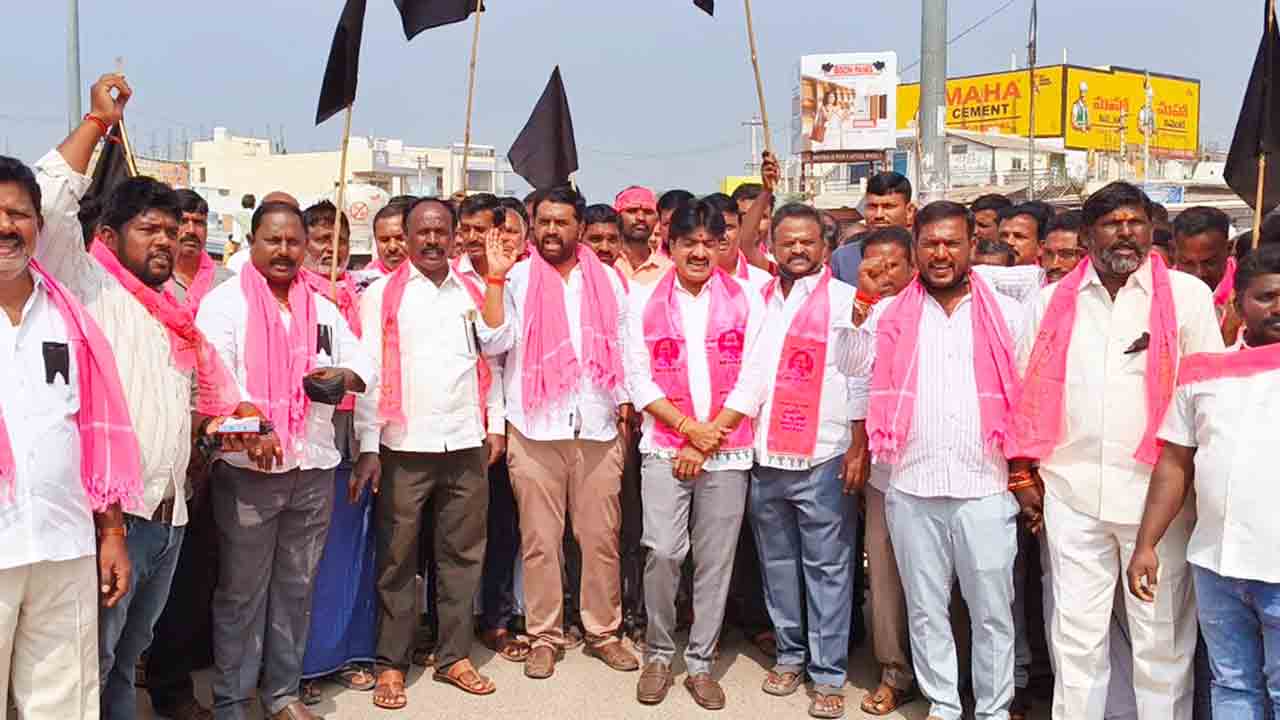కేసీఆర్‌ను విచారణకు పిలవడం అవమానకరం