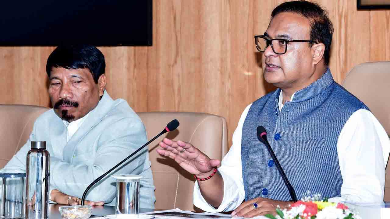 Assam CM | గొగోయ్‌కి, ఆయన భార్యకు పాకిస్థాన్‌ ఏజెంట్‌తో సంబంధాలు.. అస్సాం సీఎం సంచలన ఆరోపణ