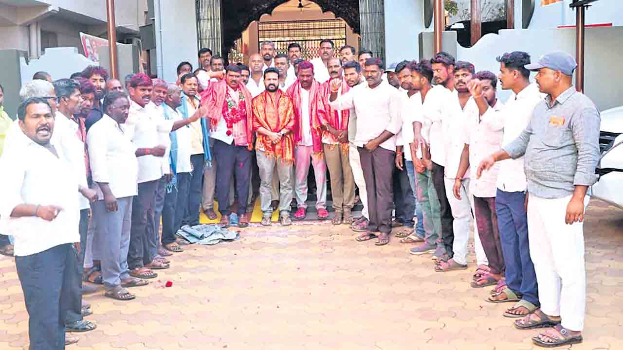 అధికార పార్టీ అదిరేలా..