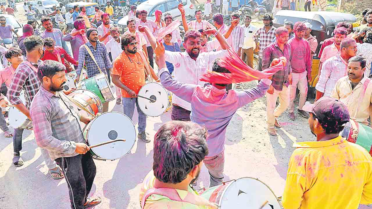 పురపోరులో సత్తా చాటిన బీఆర్‌ఎస్‌
