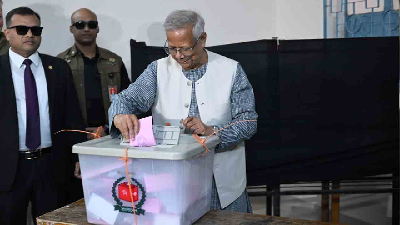 Bangladesh Elections | బంగ్లాదేశ్‌లో కొనసాగుతున్న సార్వత్రిక ఎన్నికల పోలింగ్‌.. ఓటేసిన మహ్మద్‌ యూనస్‌