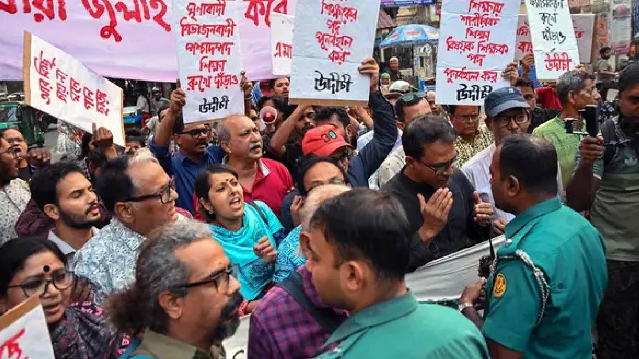 Muhammad Yunus | బంగ్లాదేశ్‌లో ఎన్నికలకు ముందు ఆందోళనలు.. యూనస్ ఇంటి ముందు ఉద్యోగుల నిరసన