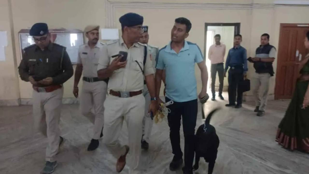 West Bengal | పశ్చిమ బెంగాల్‌లో ఐదు కోర్టులకు బాంబు బెదిరింపు.. కోర్టుల్లో కొనసాగుతున్న తనిఖీలు