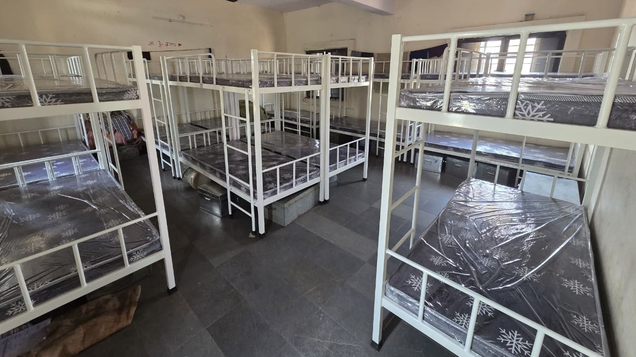 Hyundai Motors | ప్రభుత్వ హాస్టళ్లకు హ్యుందాయ్ చేయూత .. 295 బంక్ బెడ్లు, 590 పరుపులు పంపిణీ