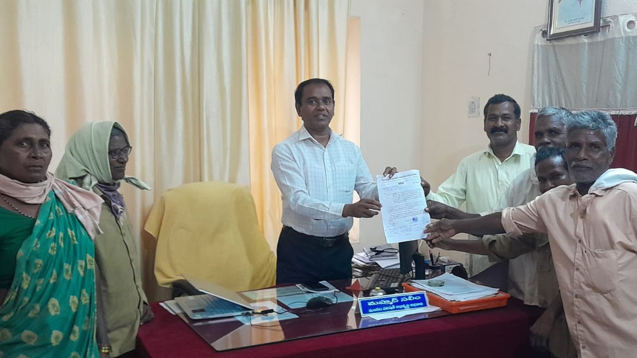 Labour Codes | కేంద్రం తీసుకు వచ్చిన నాలుగు లేబర్‌ కోడ్ చట్టాలను రద్దు చేయాలి