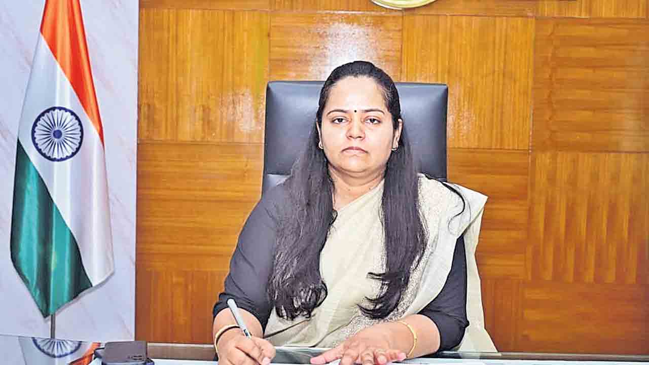 మెదక్‌ కలెక్టర్‌గా ప్రతిమాసింగ్‌