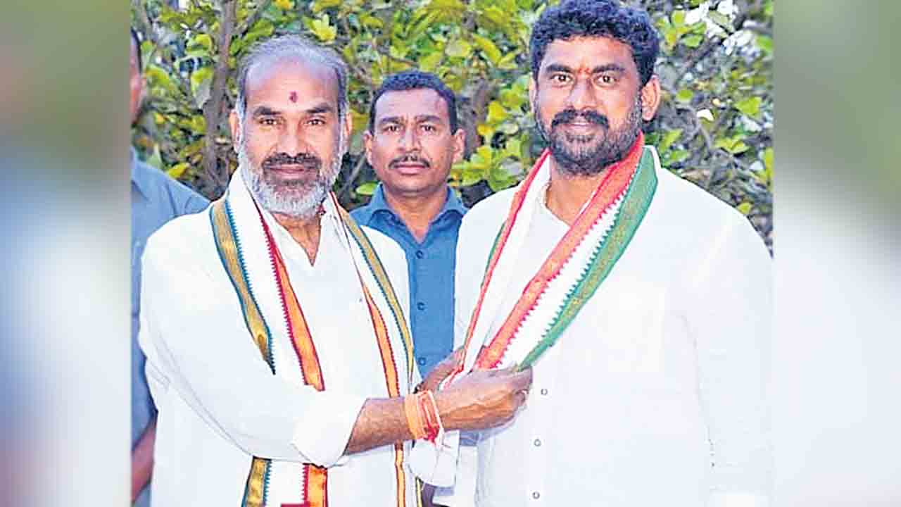 వేములవాడ కాంగ్రెస్‌లో ముసలం.. చైర్మన్‌ పీఠం కోసం అంతర్గత పోరు