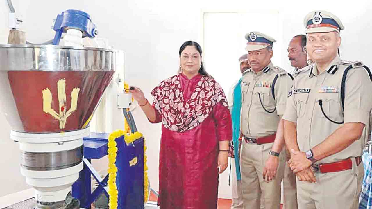 జైళ్లలో ఖైదీల సంక్షేమానికి కృషి