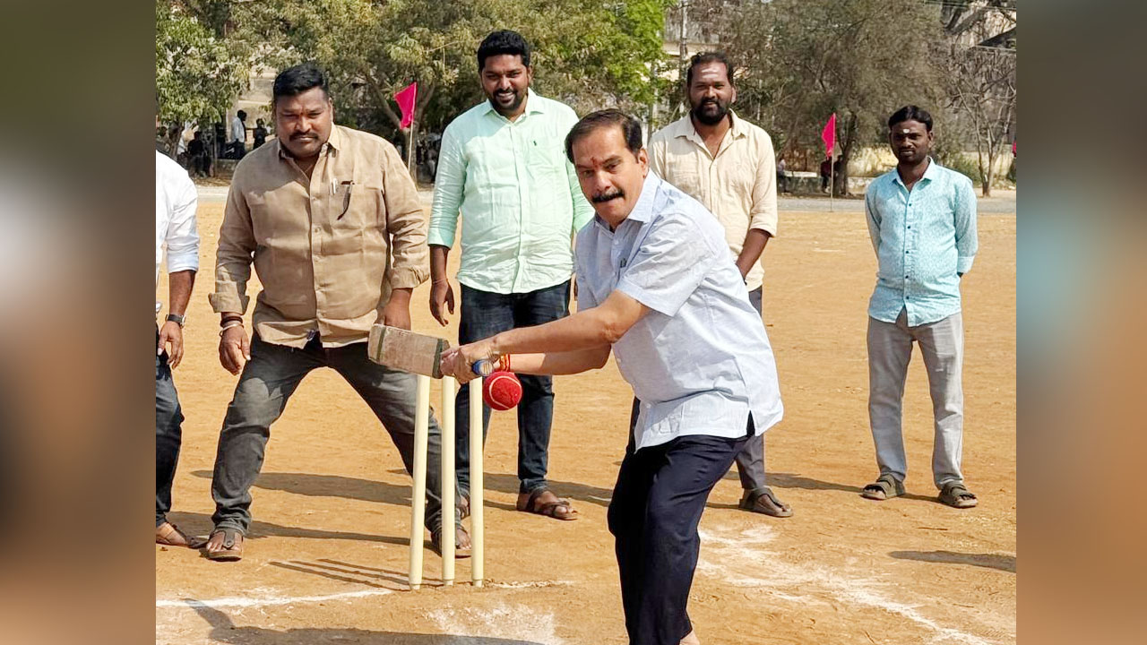 Dasyam Vinaybhaskar | క్రీడల ద్వారా యువతలో పోరాట స్ఫూర్తి : దాస్యం వినయ్‌భాస్కర్‌