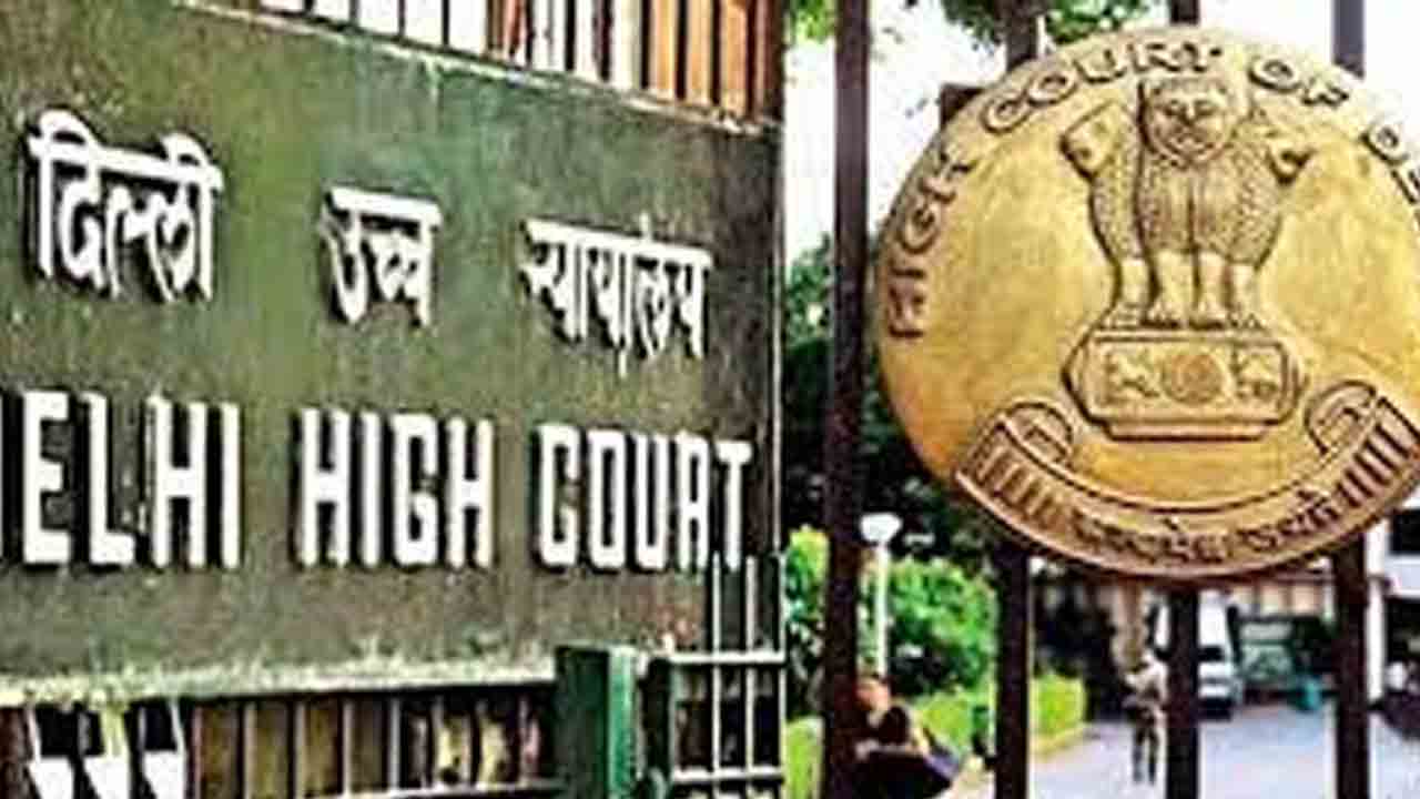 ఇండ్ల పక్కనే చెత్త డబ్బాలా?