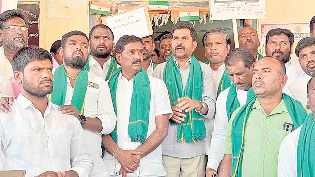 పెంగింగ్‌లోనే పేమెంట్లు.. బకాయిల కోసం అన్నదాతల నిరీక్షణ..