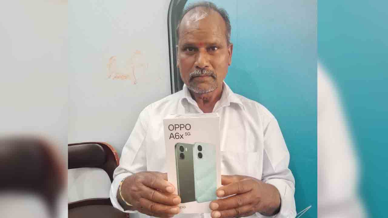 యూరియా కోసం తప్పని తిప్పలు