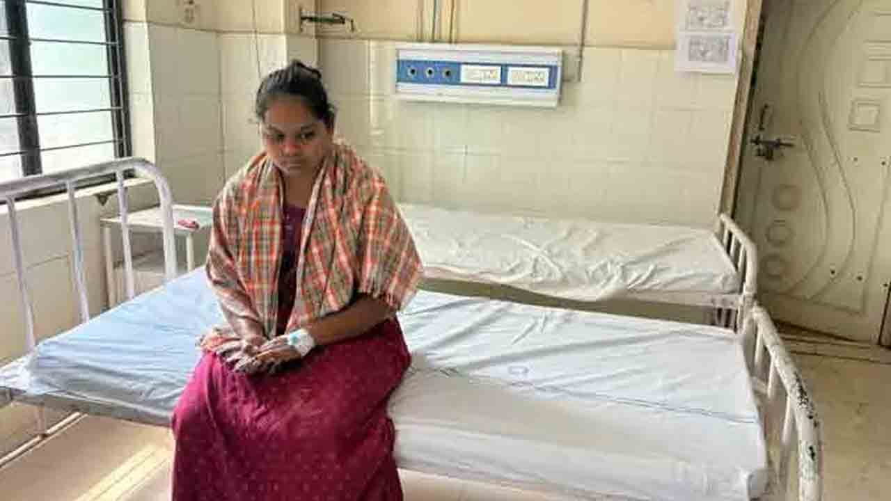 మహిళా సర్పంచ్‌ ఆత్మహత్యాయత్నం!