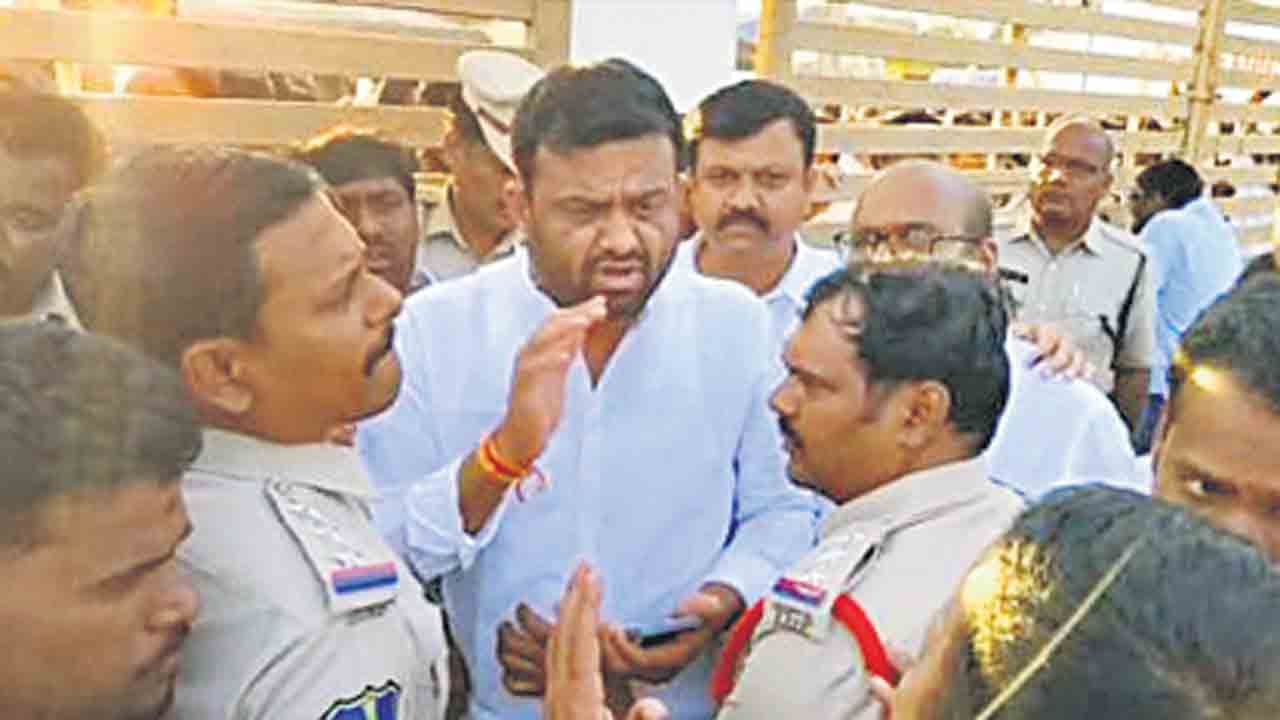 BRS | తాండూరు బీఆర్‌ఎస్‌ నేతలపై కేసు నమోదు చేసిన పోలీసులు