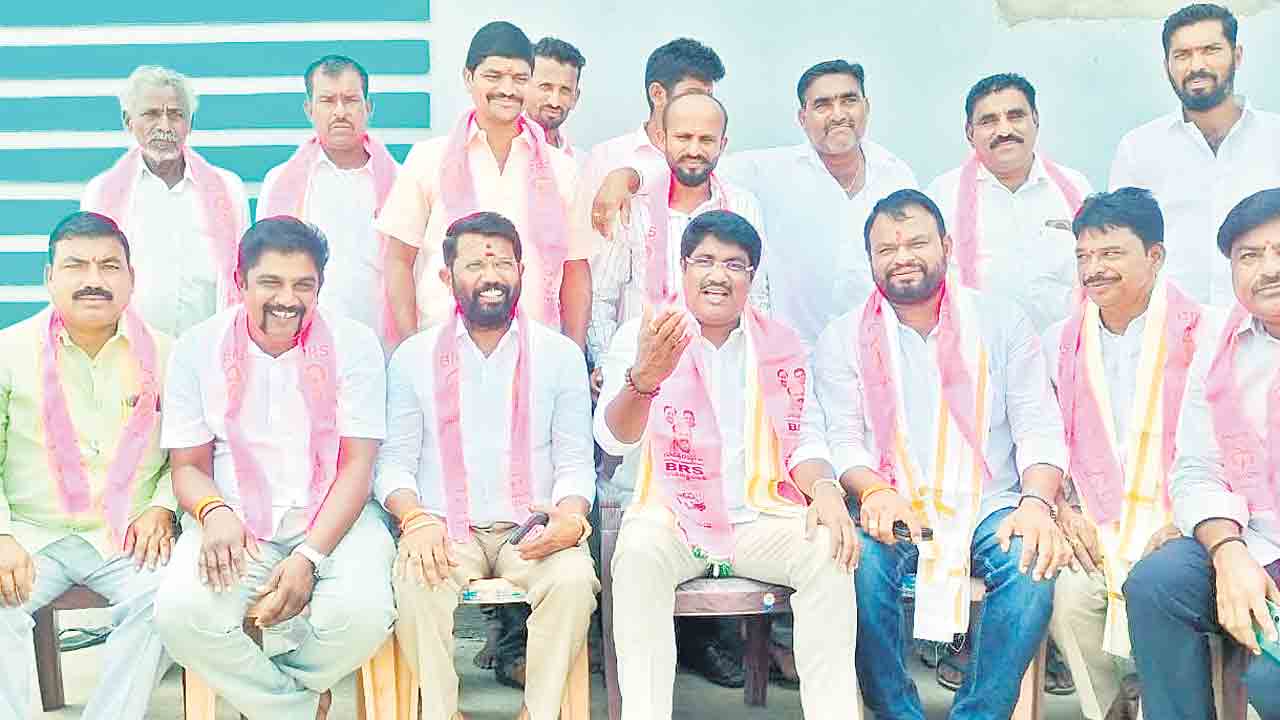 ప్రజల కష్టాలతో ప్రభుత్వ రాజకీయం