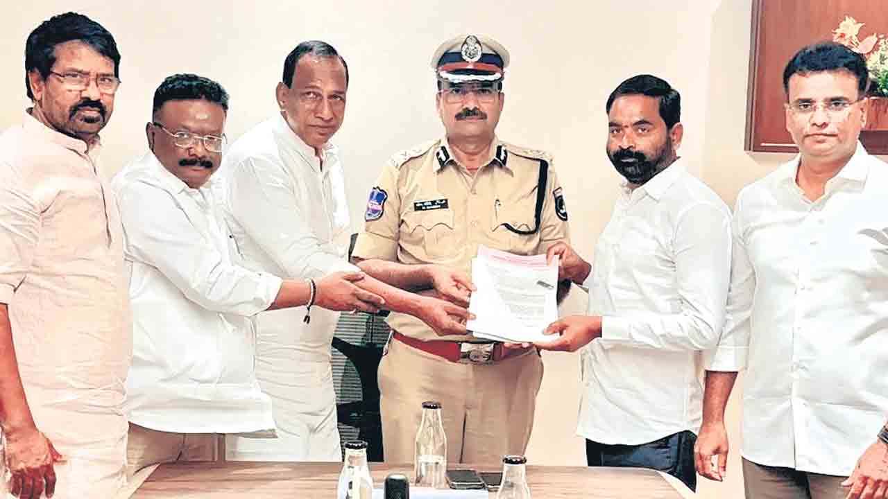 బాధ్యులపై చర్యలు తీసుకోండి