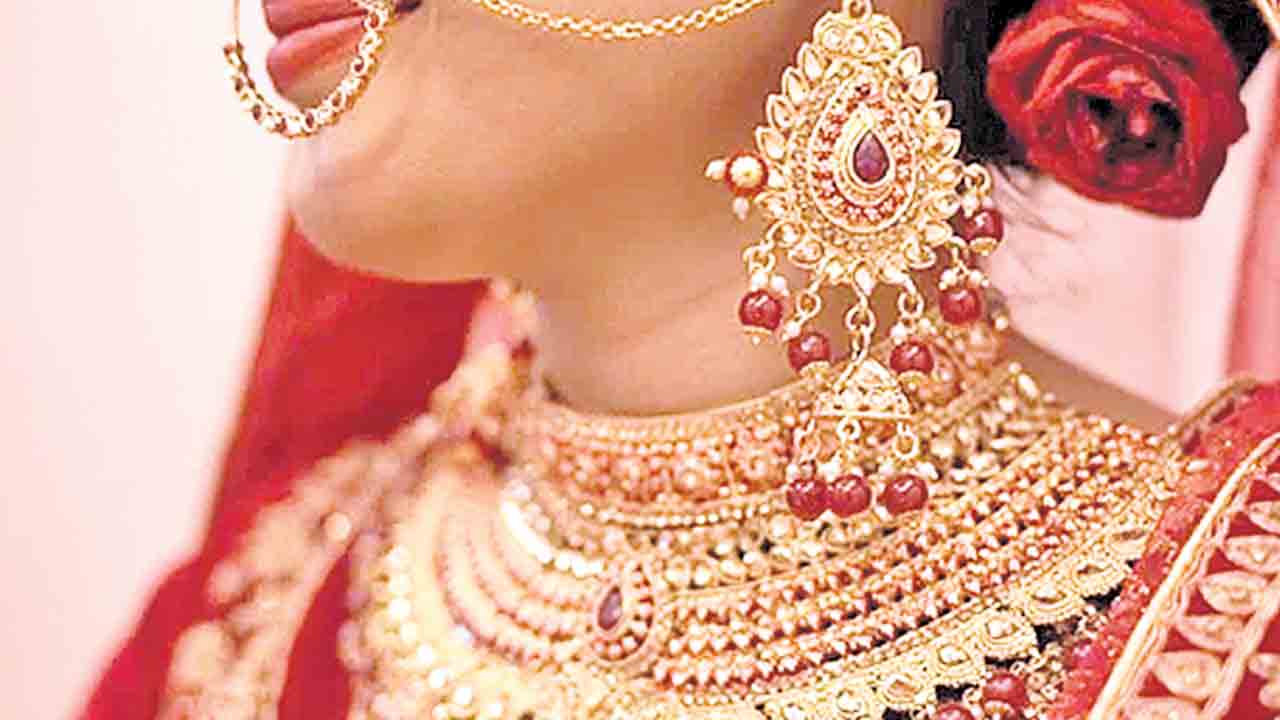 రూ 1.58 లక్షలకు బంగారం.. మరో రూ1,500 వరకు పెరిగిన తులం ధర