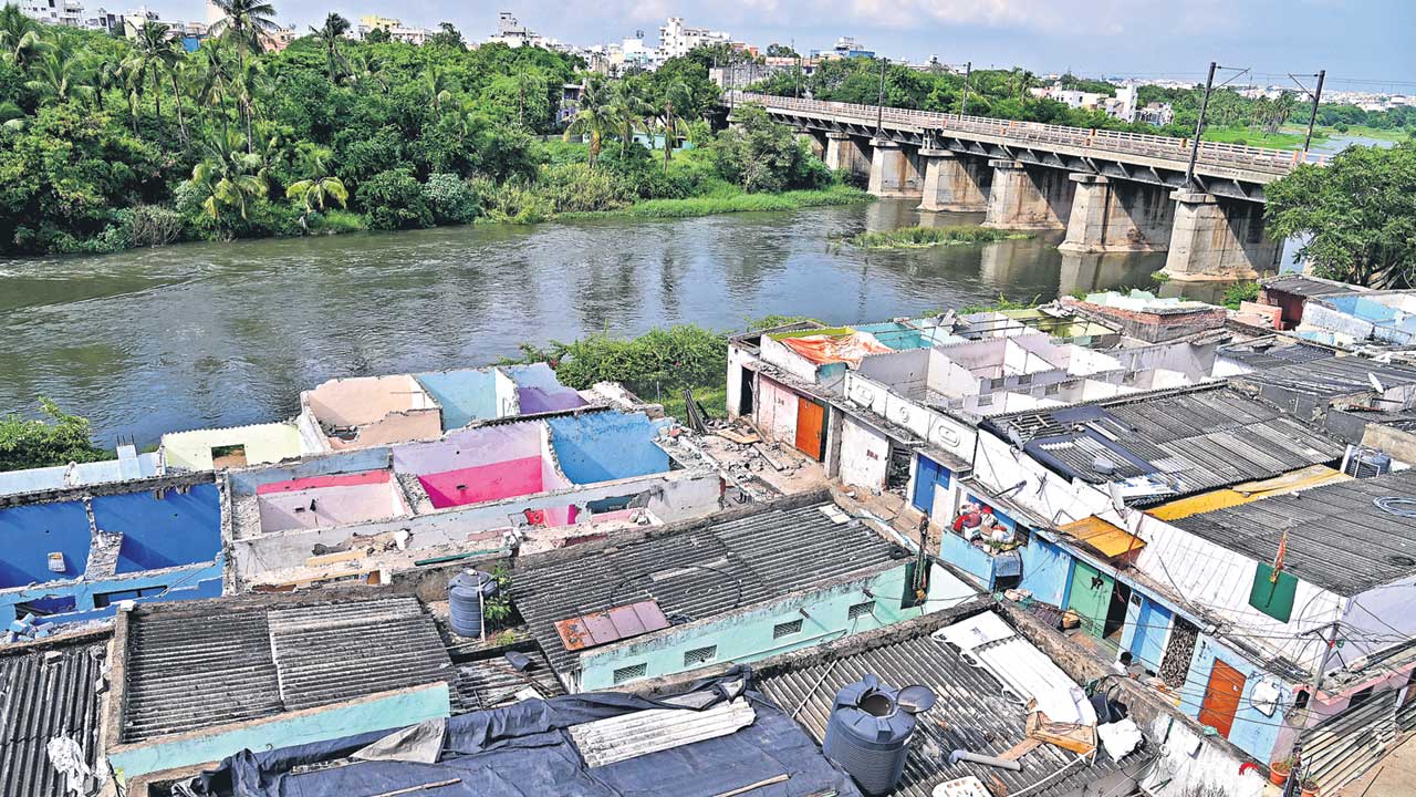 Hyderabad | మాకేనా.. బఫర్‌జోన్‌.. పెద్ద భవనాలకు వర్తించదా.. మూసీ బాధితుల ఆక్రందన