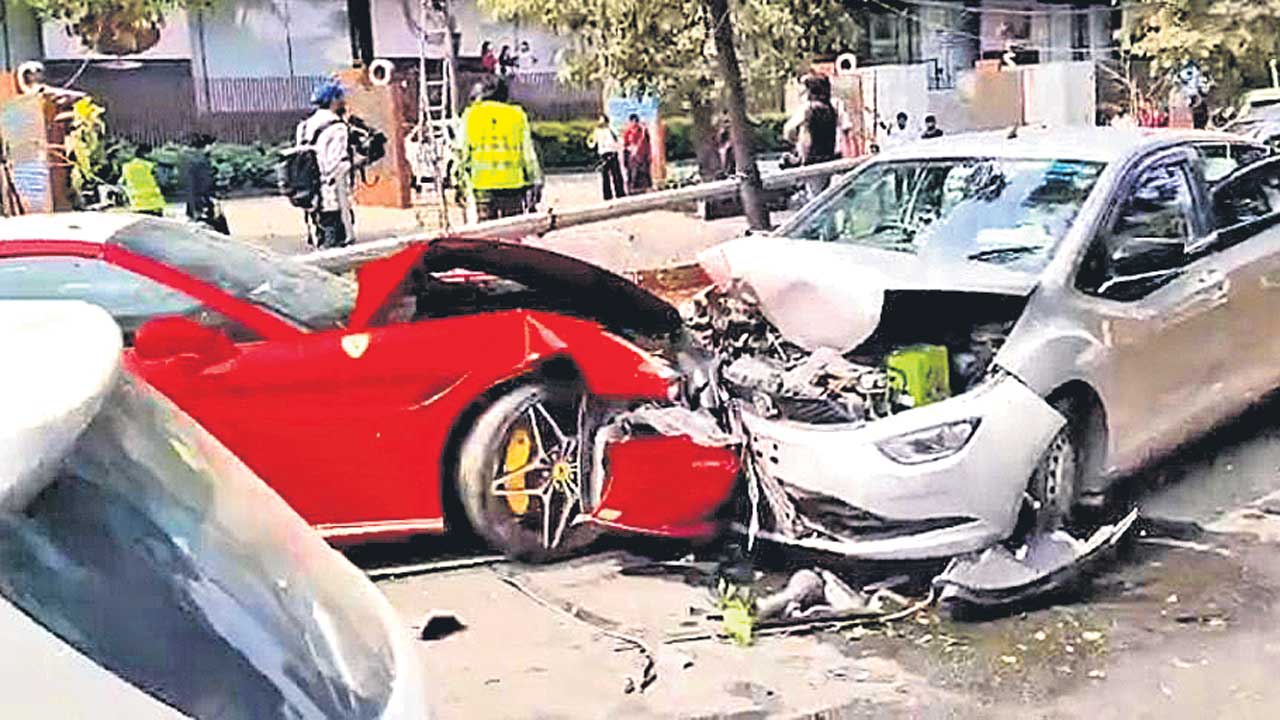 జూబ్లీహిల్స్‌లో కారు బీభత్సం