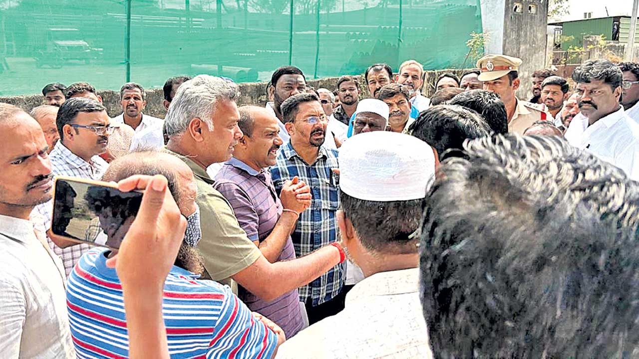 సర్వేపై సమరం