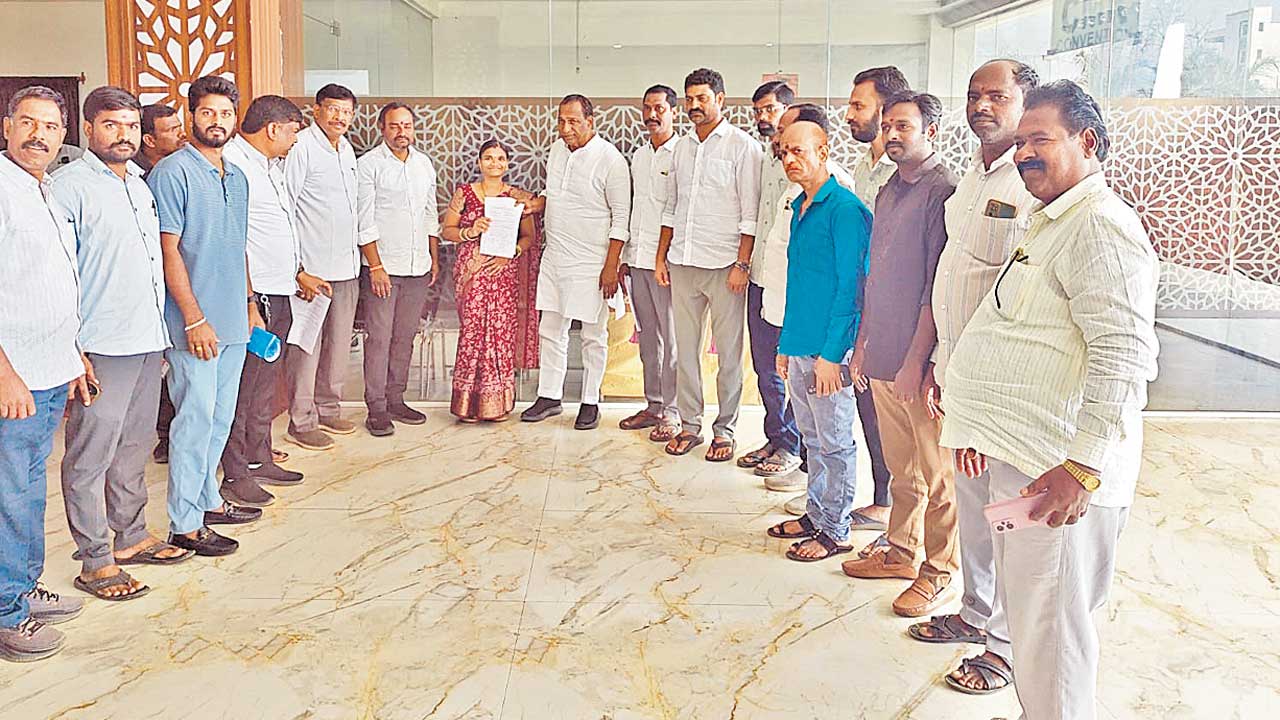 కాంగ్రెస్‌ కుట్రలను తిప్పికొట్టాలి