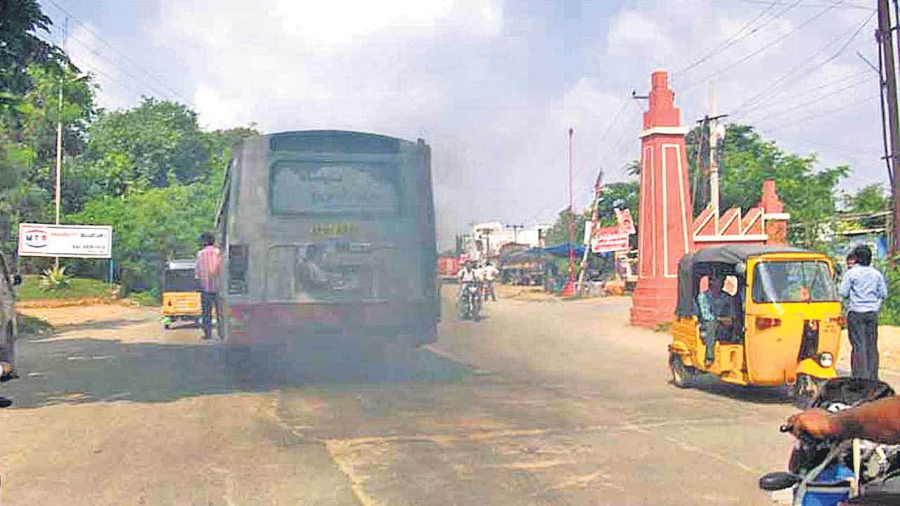 కమ్మేస్తున్న కాలుష్యం