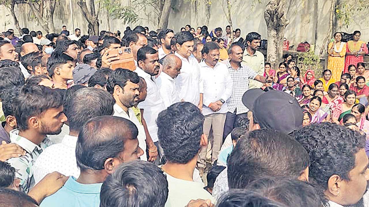 కార్మికులకు అండగా ఉంటా