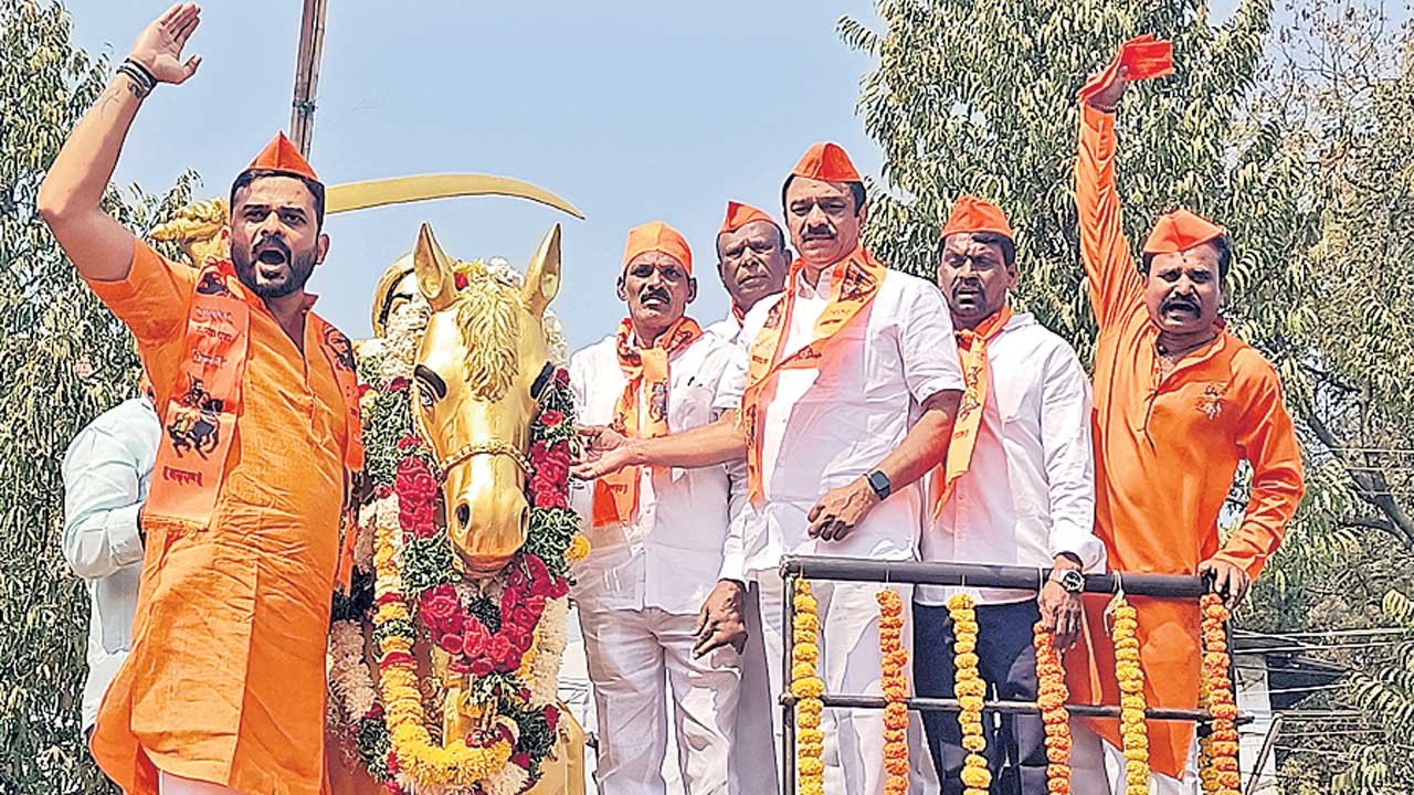 ఘనంగా శివాజీ జయంతి వేడుకలు