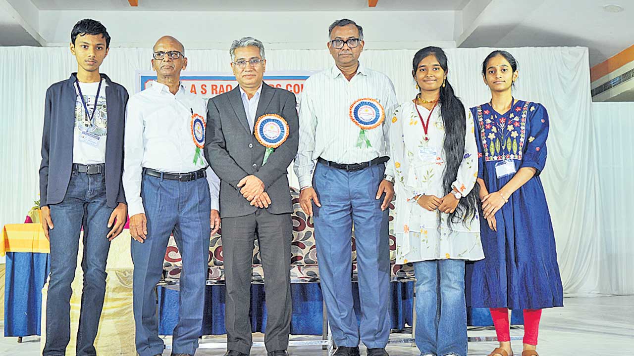 విజయం కోసం నిరంతరం శ్రమించాలి