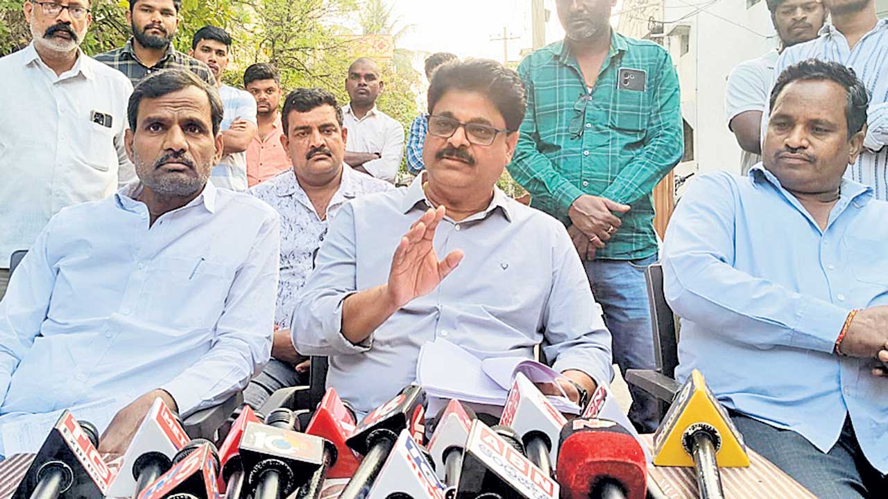 ఖాళీ చేయించడం కోర్టు ధిక్కరణే