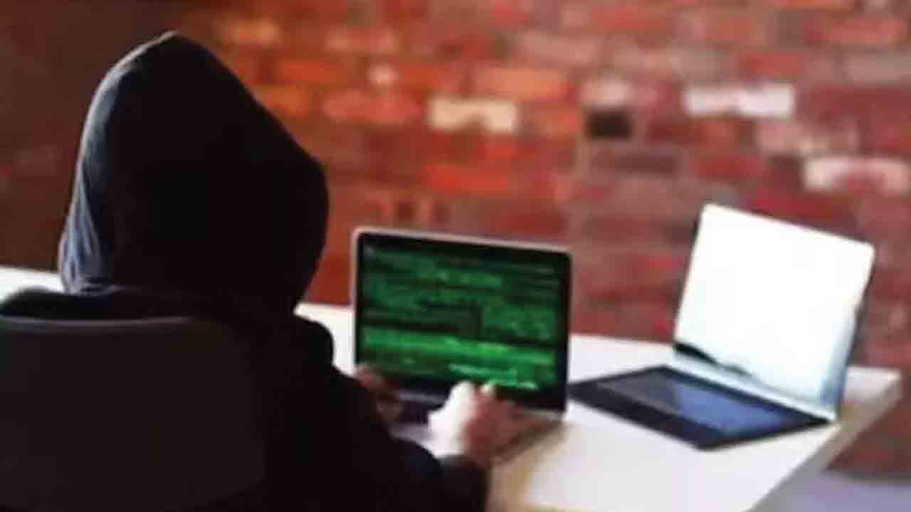 కశ్మీర్‌లో భారీ హవాలా రాకెట్‌