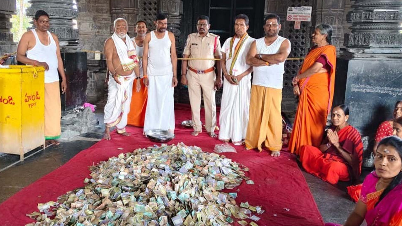 Hanumakonda | మహా శివరాత్రి బ్రహ్మోత్సవాల సందర్భంగా వేయి స్తంభాల గుడికి వచ్చిన ఆదాయం ఎంతంటే ?