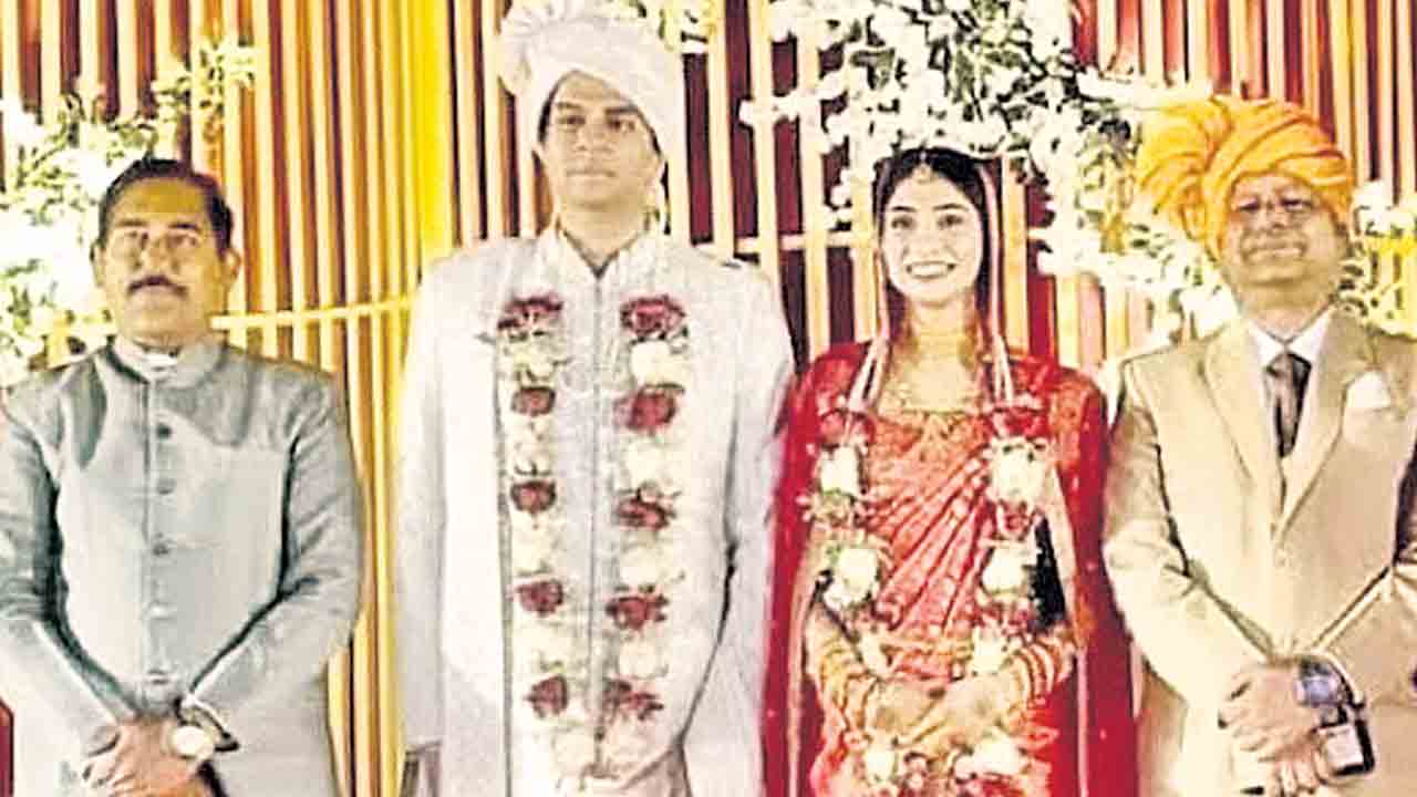 మధ్యప్రదేశ్‌ ఐఏఎస్‌ అధికారి మూడో పెండ్లి!