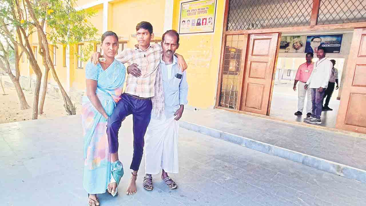 ప్రశాంతంగా సెకండియర్‌ పరీక్షలు