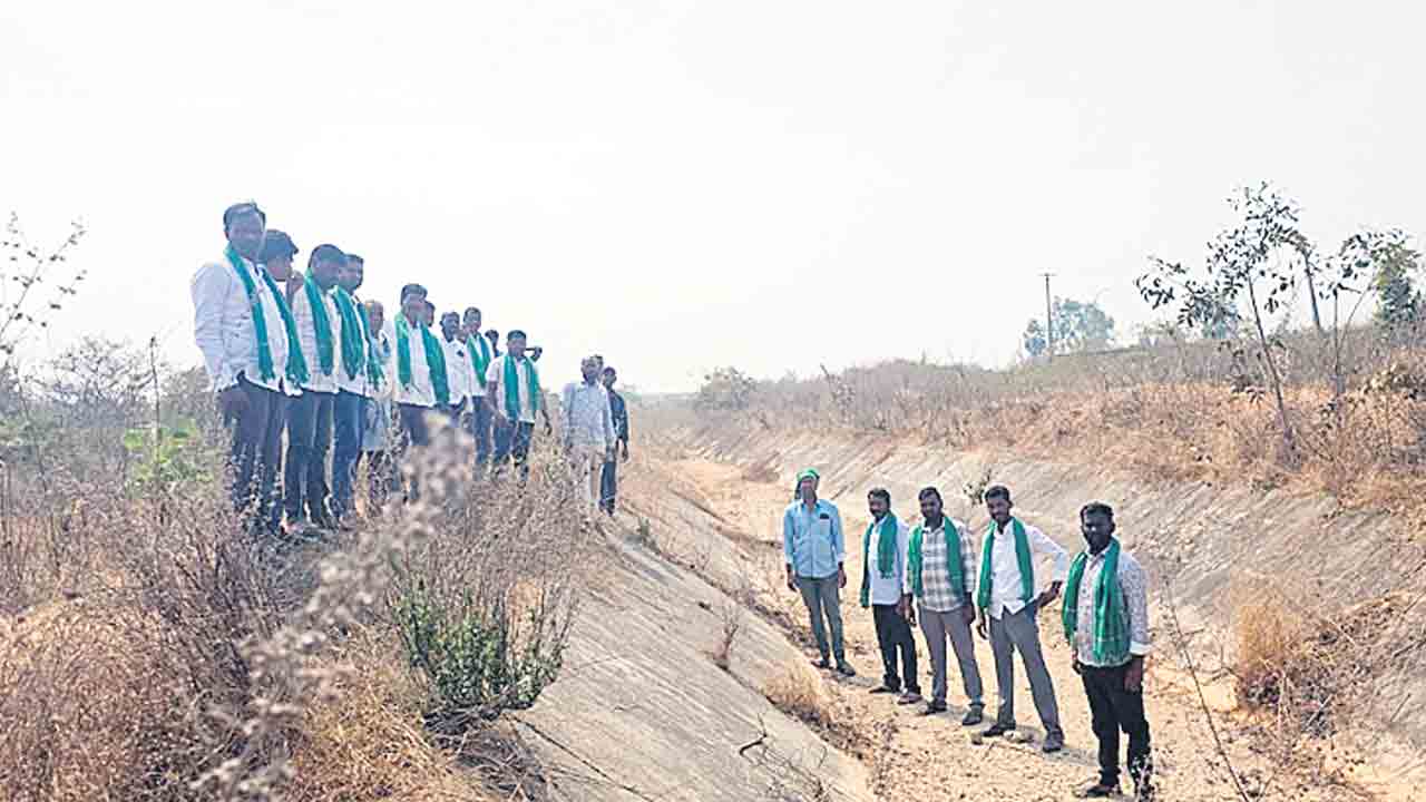 కాలువ పూర్తి చేస్తారా.. రాజీనామా చేస్తారా?