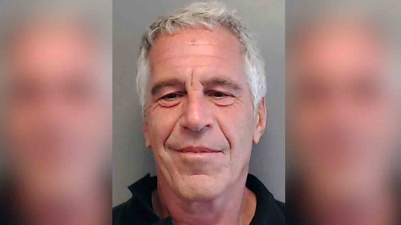 ఎప్‌స్టీన్‌ బతికే ఉన్నాడా?.. విస్తృతంగా కుట్ర సిద్ధాంతాలు