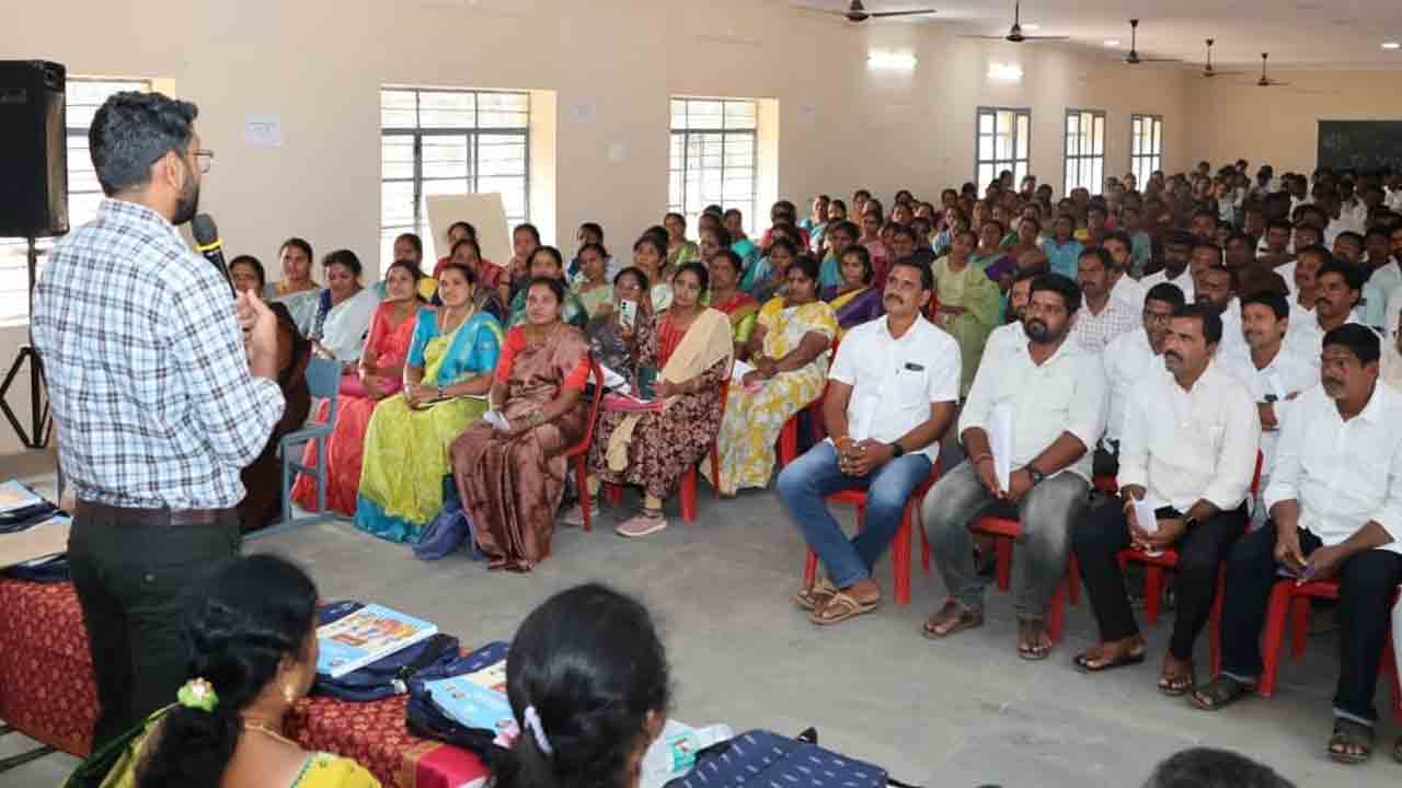 గ్రామాభివృద్ధిలో సర్పంచుల పాత్ర కీలకం