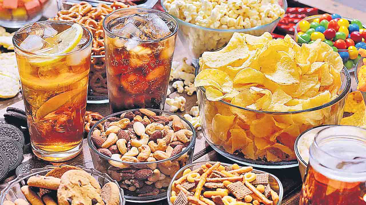 జంక్‌ ఫుడ్స్‌ సిగరెట్ల లాంటివే!