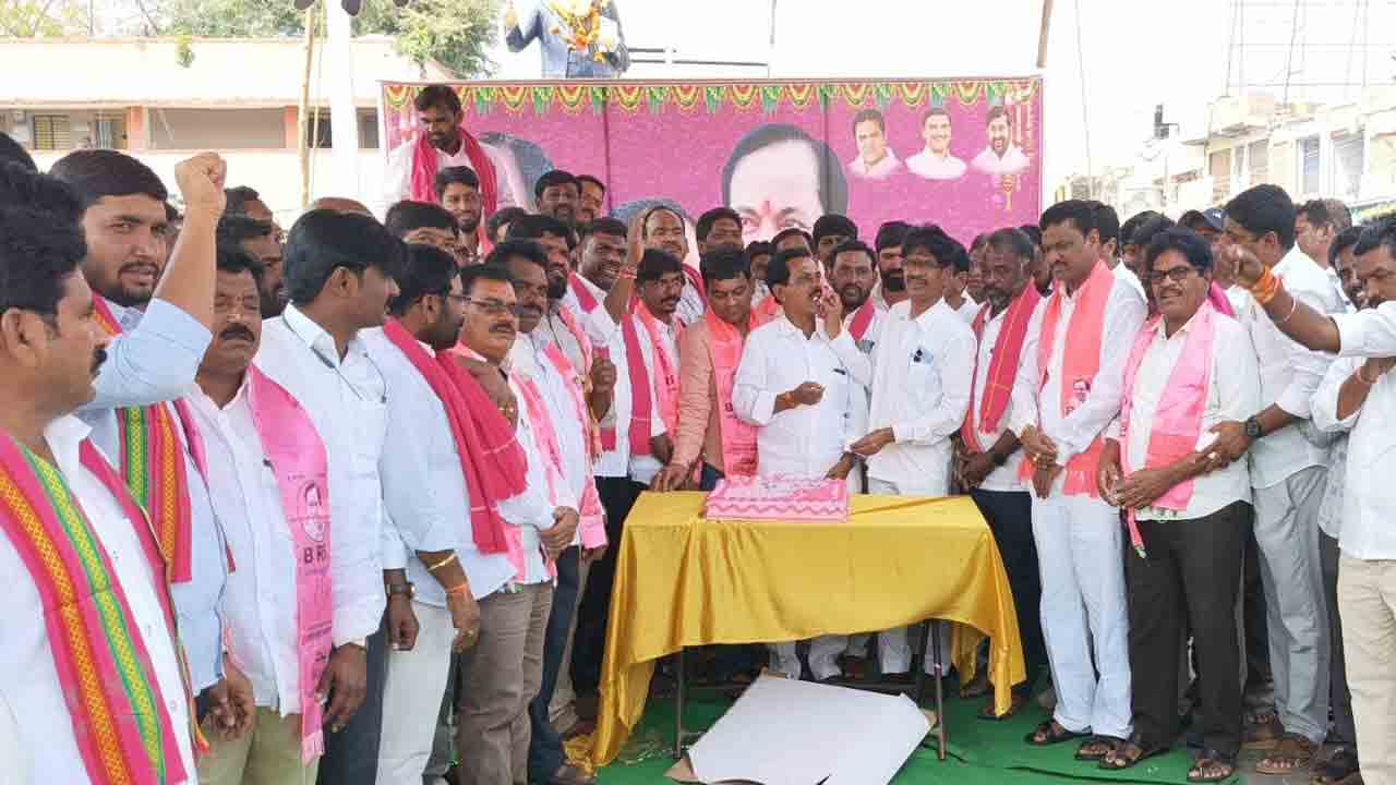 KCR Birthday | ఉమ్మడి నల్లగొండ జిల్లాలో ఘనంగా కేసీఆర్ బర్త్‌డే వేడుకలు