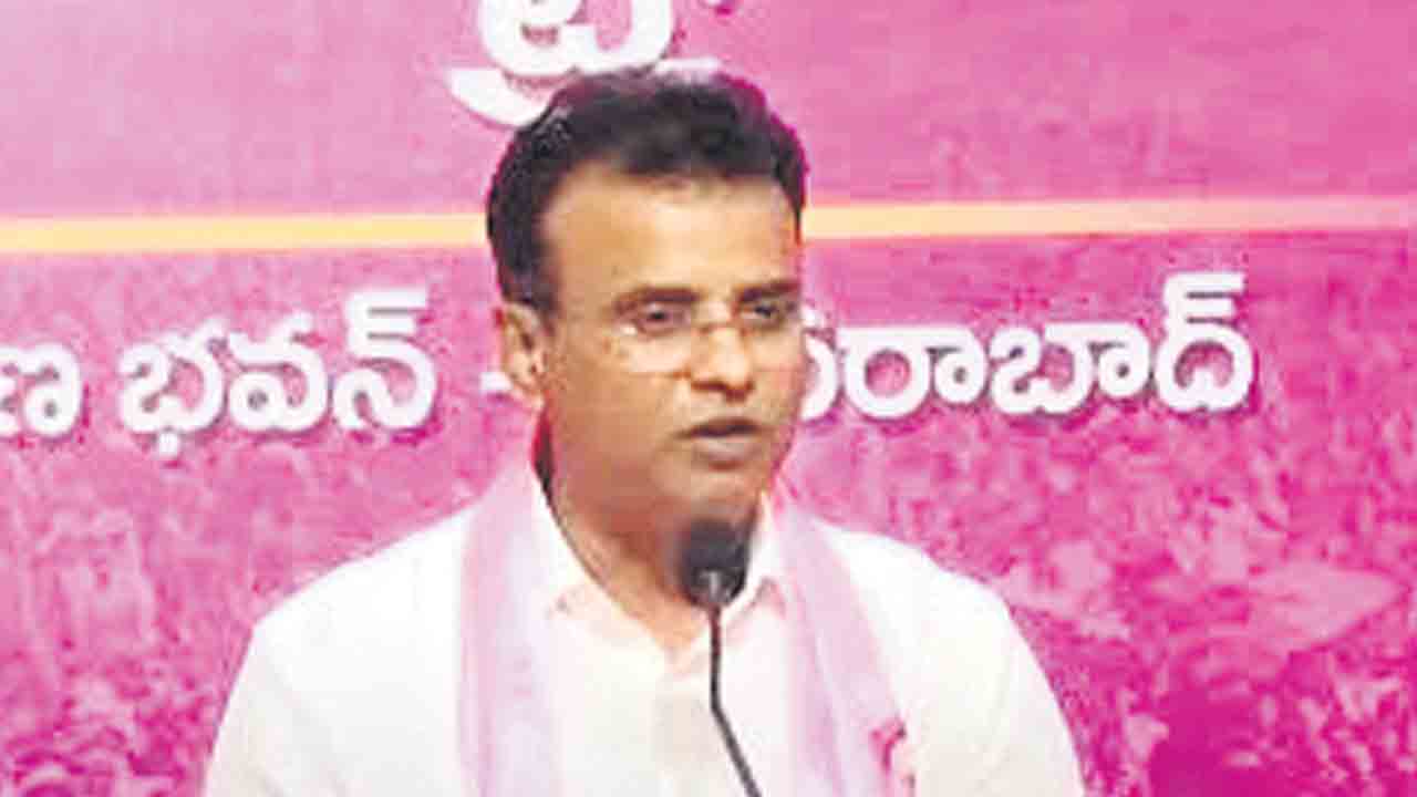 రేవంత్‌వి సంకుచిత రాజకీయాలు : వివేకానంద